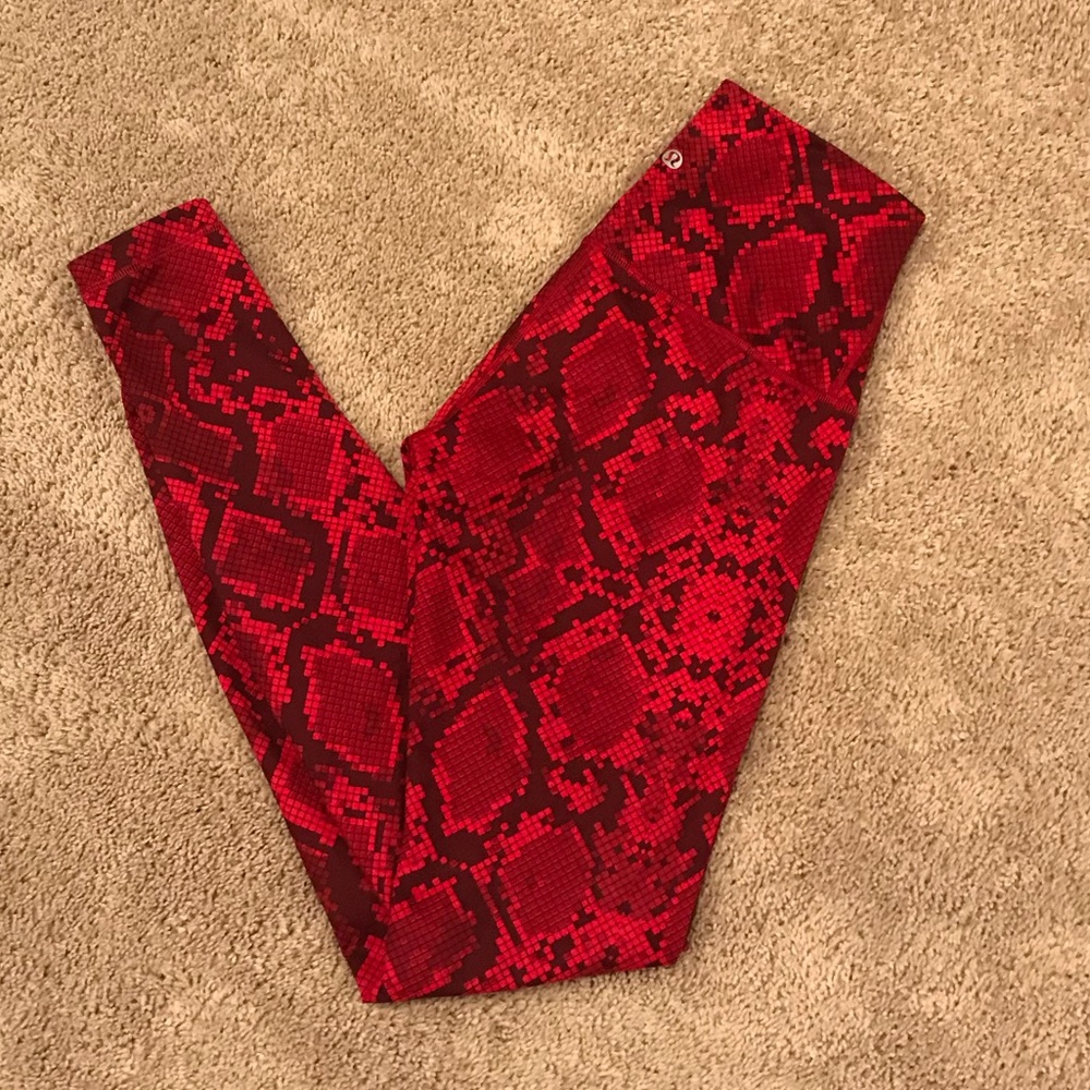Lululemon high waisted rare snake skin pattern